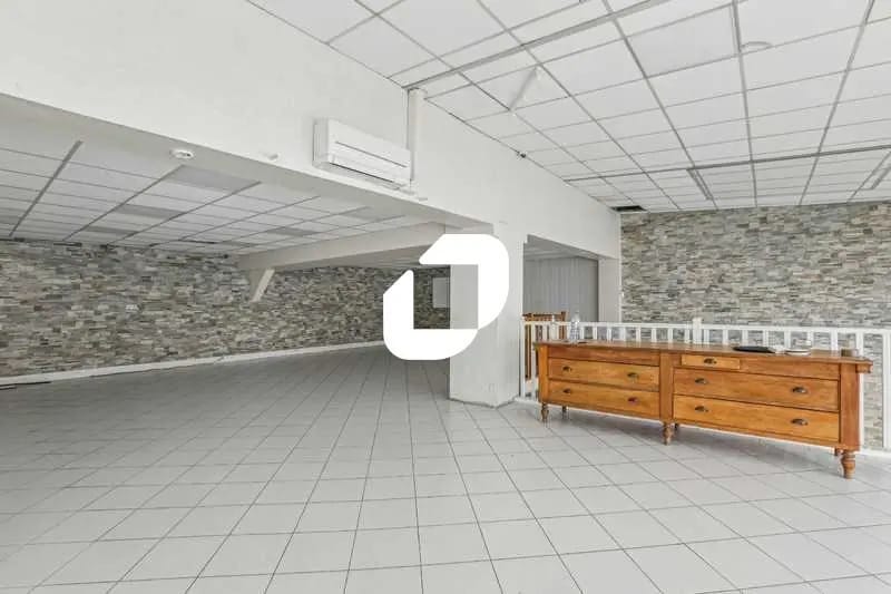 Local commercial dans Paris à louer - Photo intérieure – Image 3 sur 14