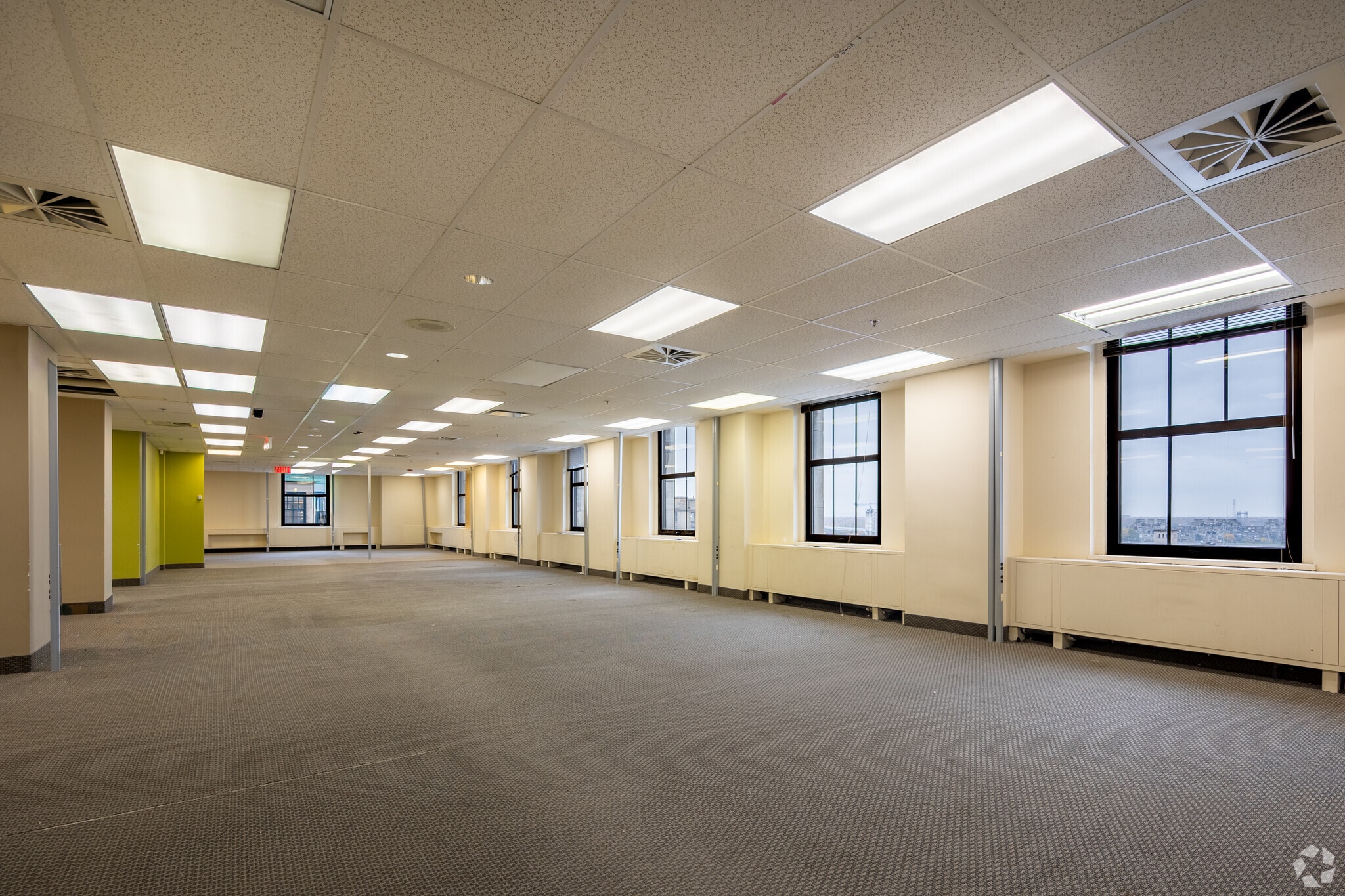 360 Rue Saint-Jacques, Montréal, QC à louer Photo intérieure– Image 1 sur 2