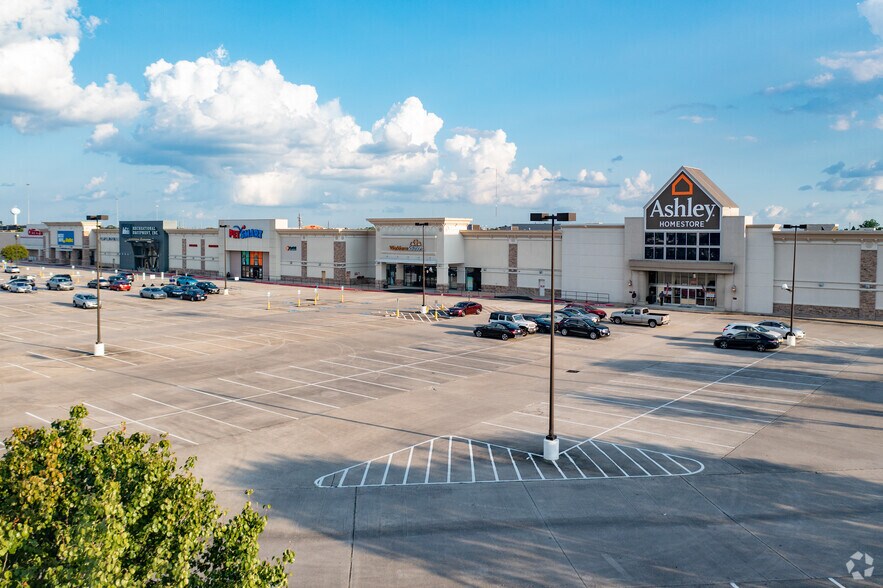 17711 SH 249, Houston, TX à louer - Photo de l’immeuble – Image 3 sur 5