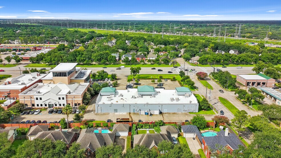 4403-4411 Highway 6, Sugar Land, TX à vendre - Photo de l’immeuble – Image 3 sur 12
