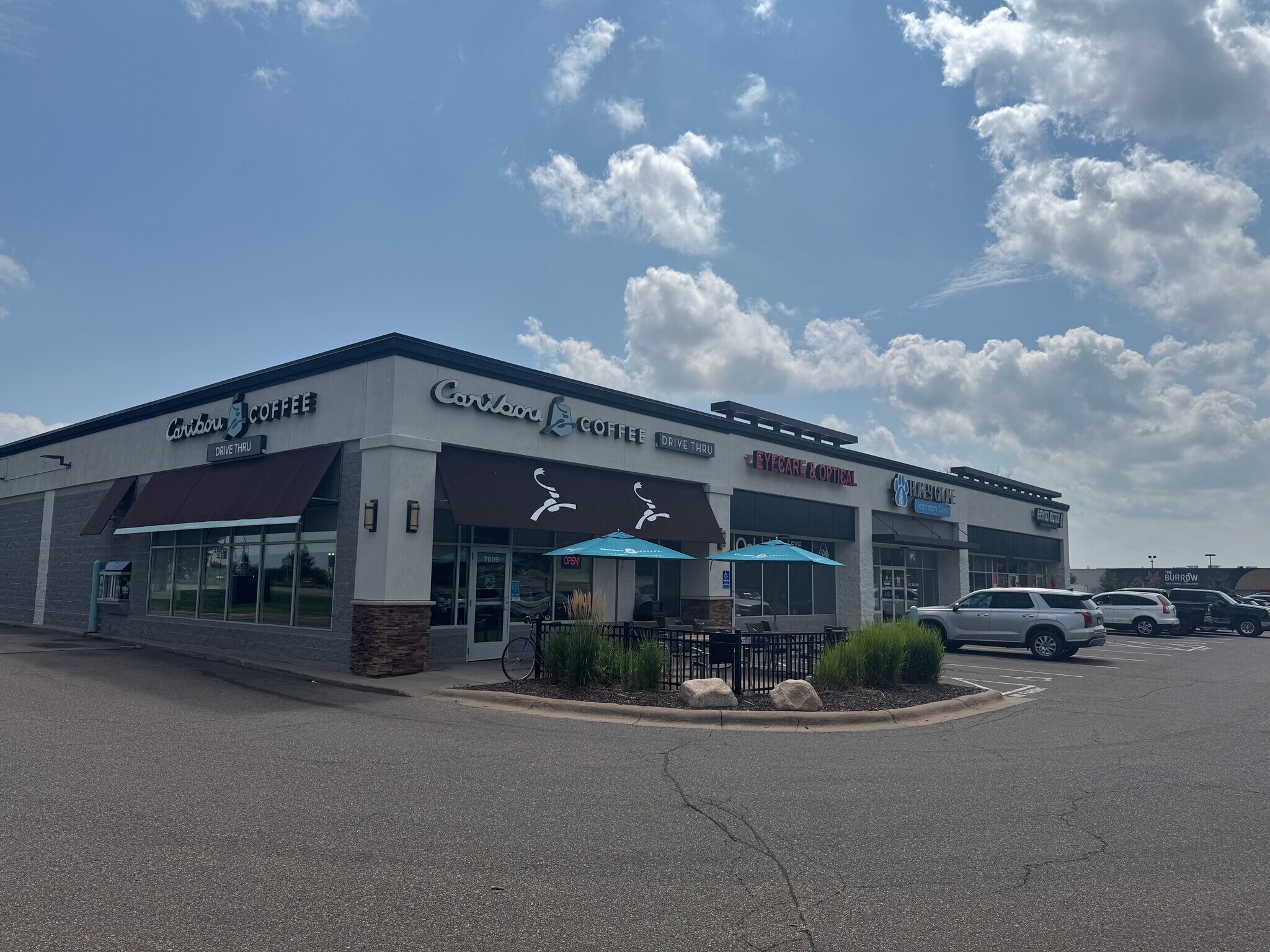 7009-7191 N 10th St, Oakdale, MN à louer Photo principale– Image 1 sur 11