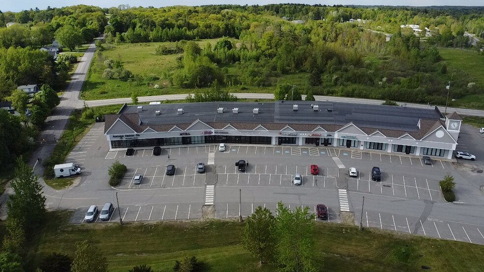 1010 Stillwater Ave, Bangor, ME à louer - Photo principale – Image 1 sur 12