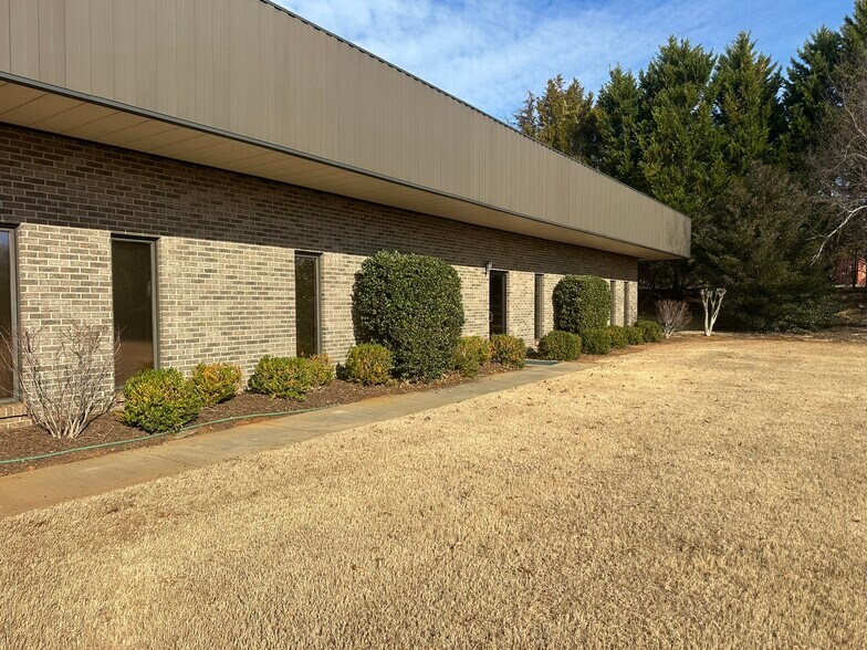 300 Commerce Blvd, Bogart, GA à louer - Photo de l’immeuble – Image 2 sur 13