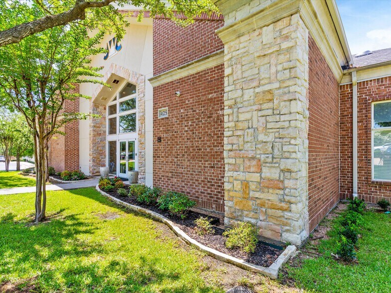 425 E Southlake Blvd, Southlake, TX à louer - Photo de l’immeuble – Image 2 sur 5