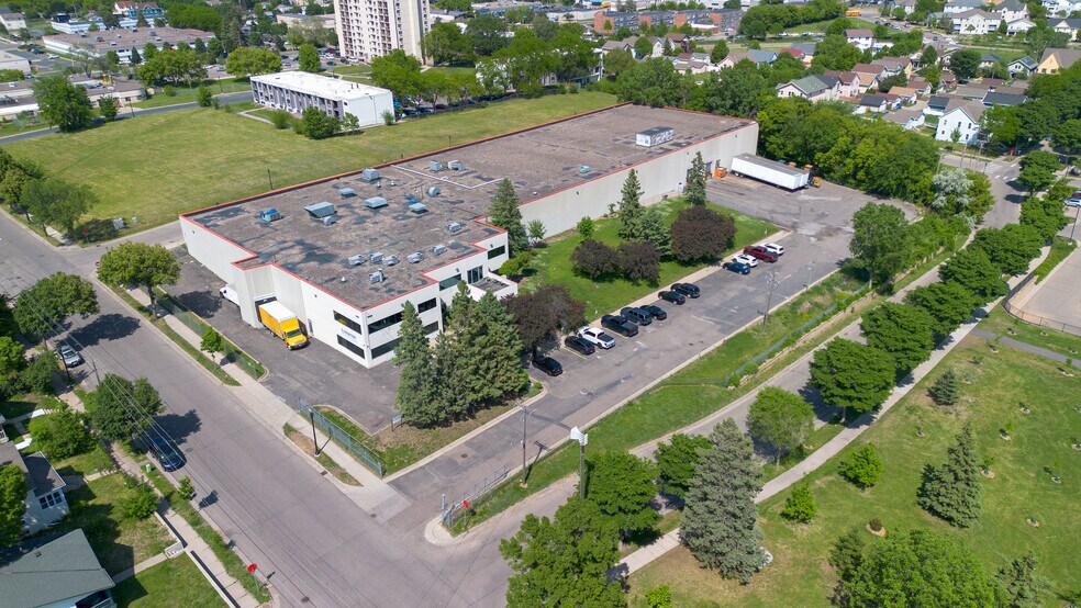 1000 Humboldt Ave N, Minneapolis, MN à louer - Photo de l’immeuble – Image 2 sur 7