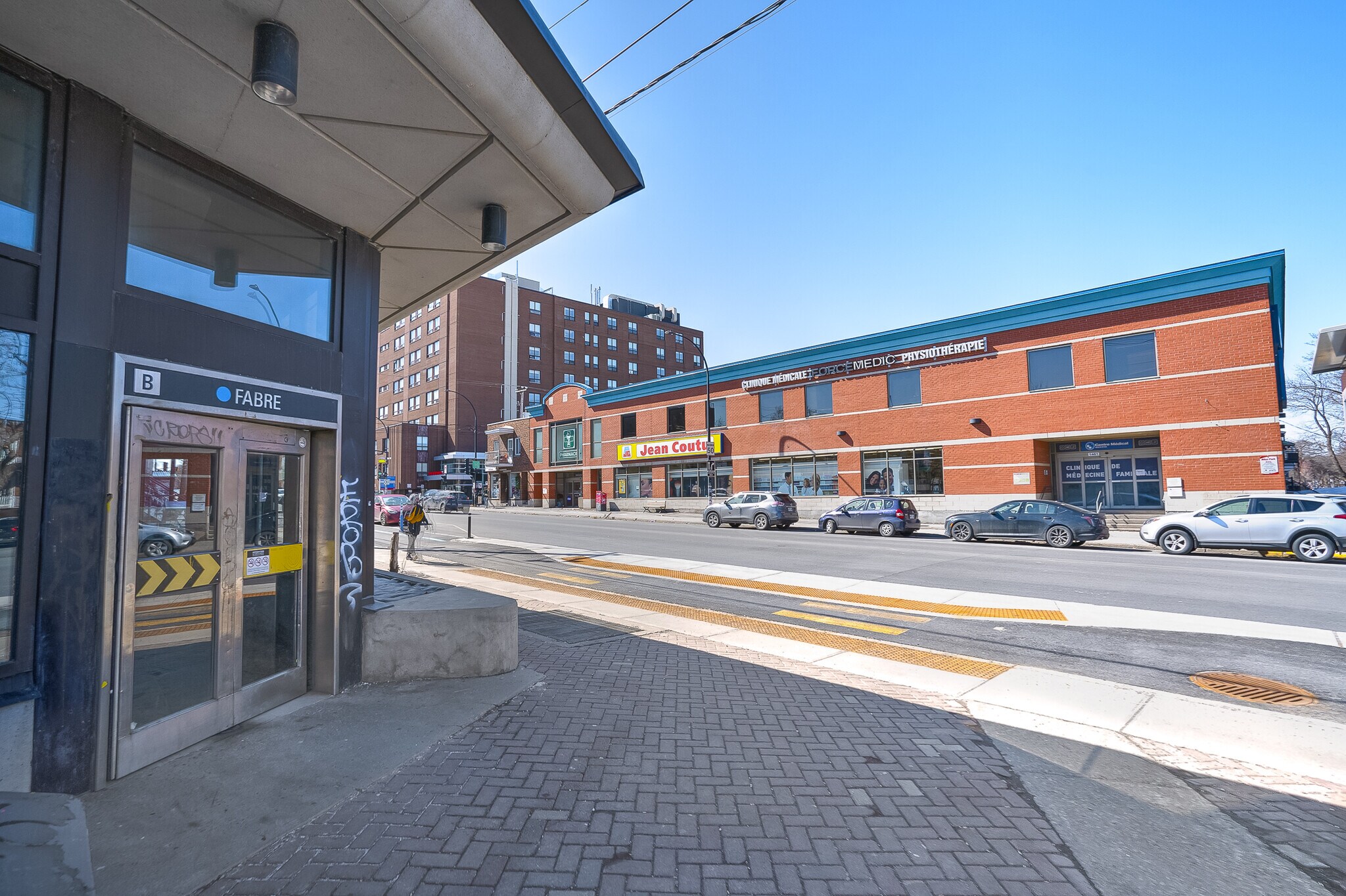 1461 Rue Jean-Talon E, Montréal, QC à louer Photo de l’immeuble– Image 1 sur 10