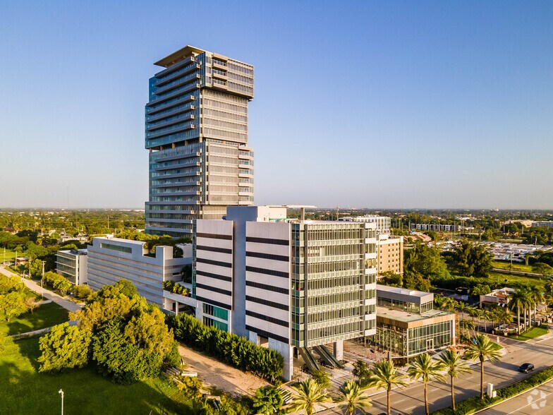 21550 Biscayne Blvd, Aventura, FL à louer - Photo de l’immeuble – Image 3 sur 9