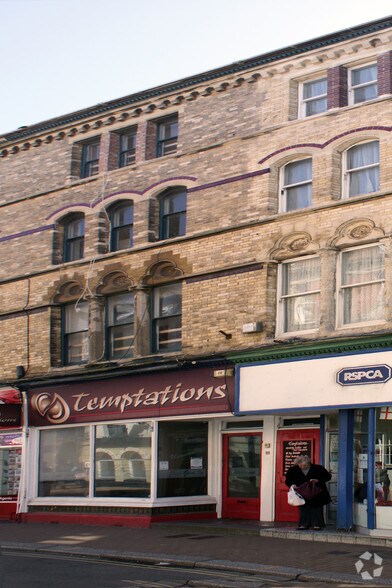 111 High St, Ilfracombe à vendre - Photo de l’immeuble – Image 3 sur 24