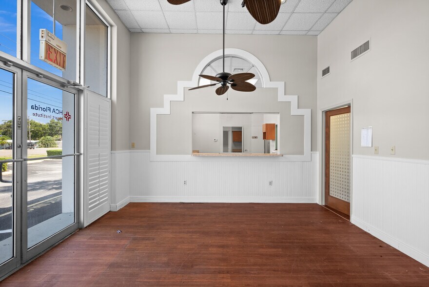 13540 Walsingham Rd, Largo, FL à vendre - Photo de l’immeuble – Image 3 sur 12