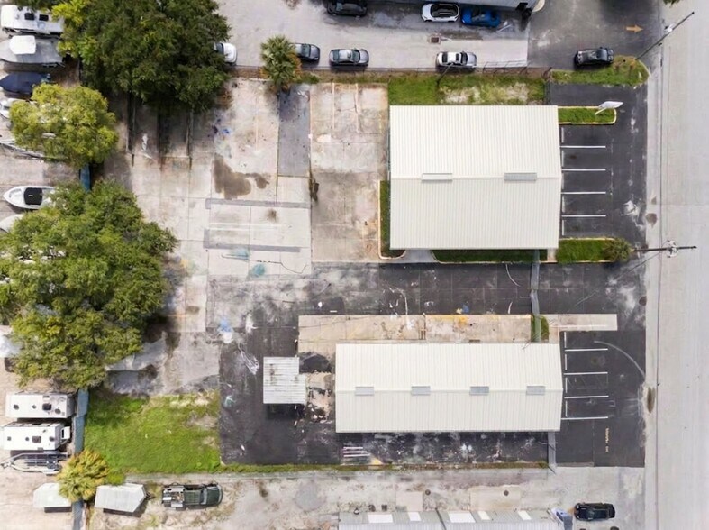 2064 Range Rd, Clearwater, FL à louer - Photo de l’immeuble – Image 3 sur 6