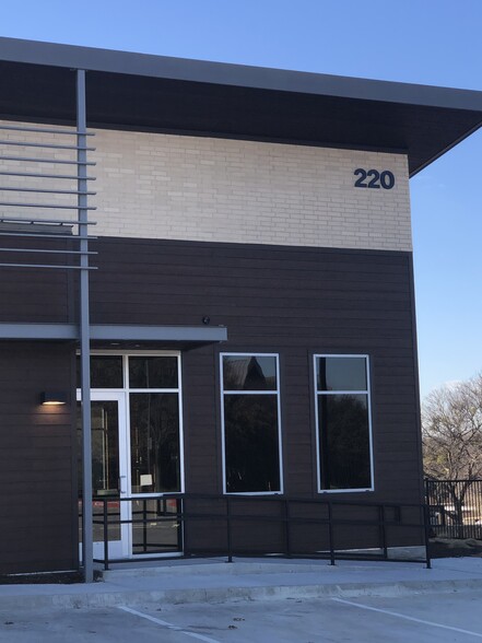 220 O Connor Ridge, Irving, TX à vendre - Photo principale – Image 1 sur 9