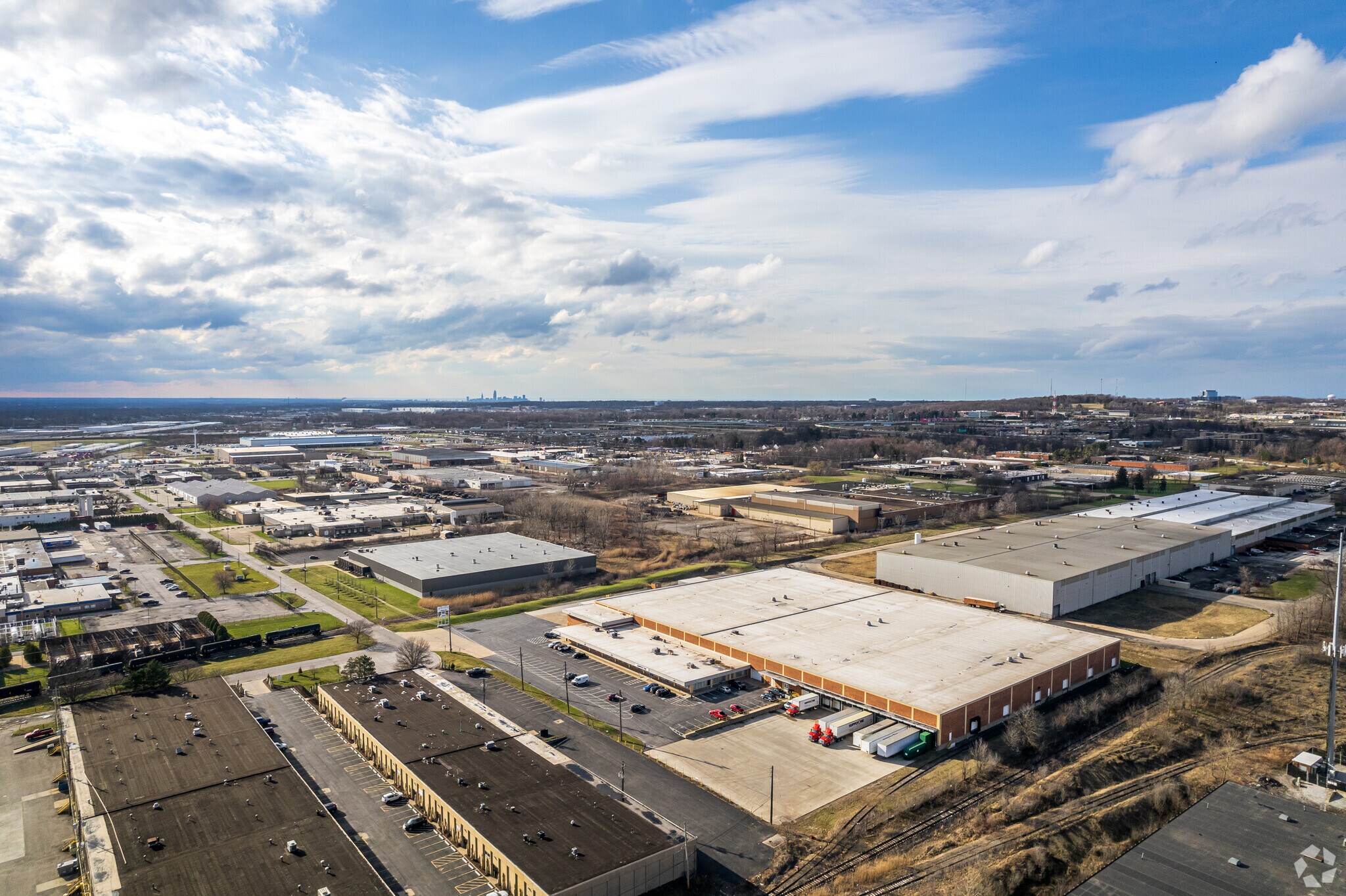 26801 Fargo Ave, Bedford Heights, OH à louer Photo principale– Image 1 sur 11