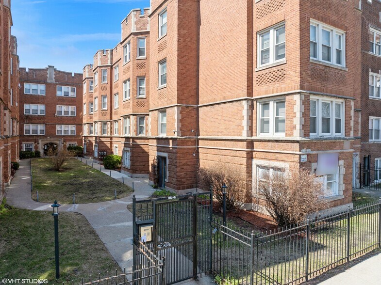 7030 S Cregier Ave, Chicago, IL à vendre - Photo de l’immeuble – Image 3 sur 16