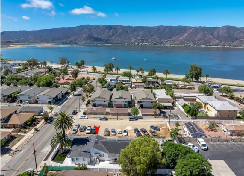 111 S Lindsay St, Lake Elsinore, CA à vendre - Aérien – Image 3 sur 12