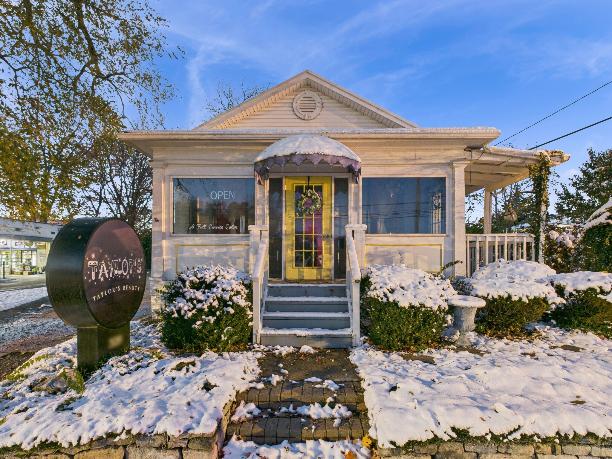 329 E Dayton Dr, Fairborn, OH à vendre Photo de l’immeuble– Image 1 sur 31