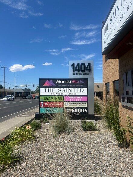 1404 NE 3rd St, Bend, OR à louer - Photo de l’immeuble – Image 1 sur 4