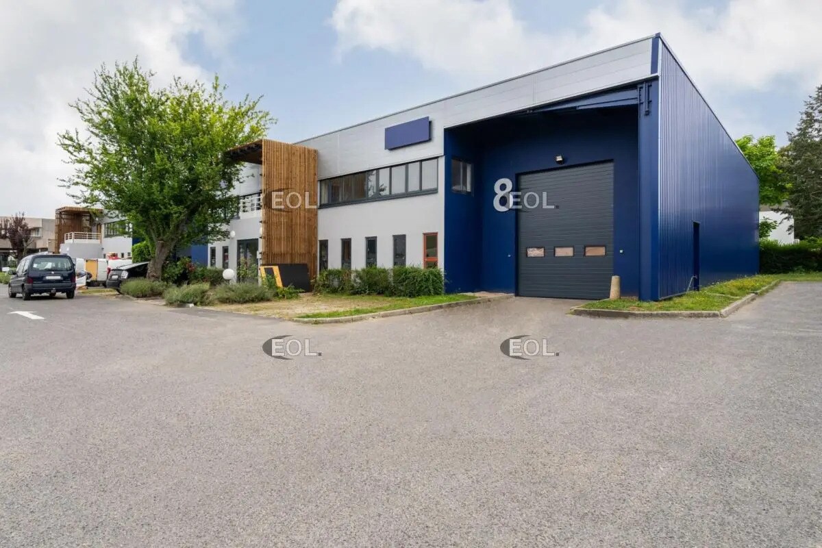 Local d’activités dans SAINT-OUEN-L'AUMONE à louer Photo de l’immeuble– Image 1 sur 9