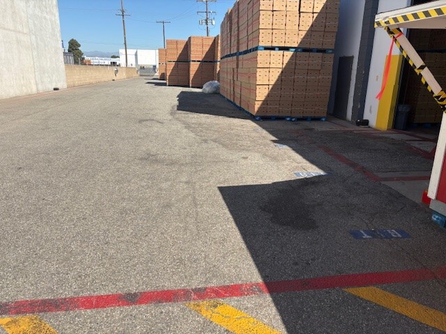 1115 Mercantile St, Oxnard, CA à vendre - Photo de l’immeuble – Image 3 sur 8