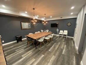 2725 Queensview Dr, Ottawa, ON à louer Photo intérieure– Image 2 sur 6