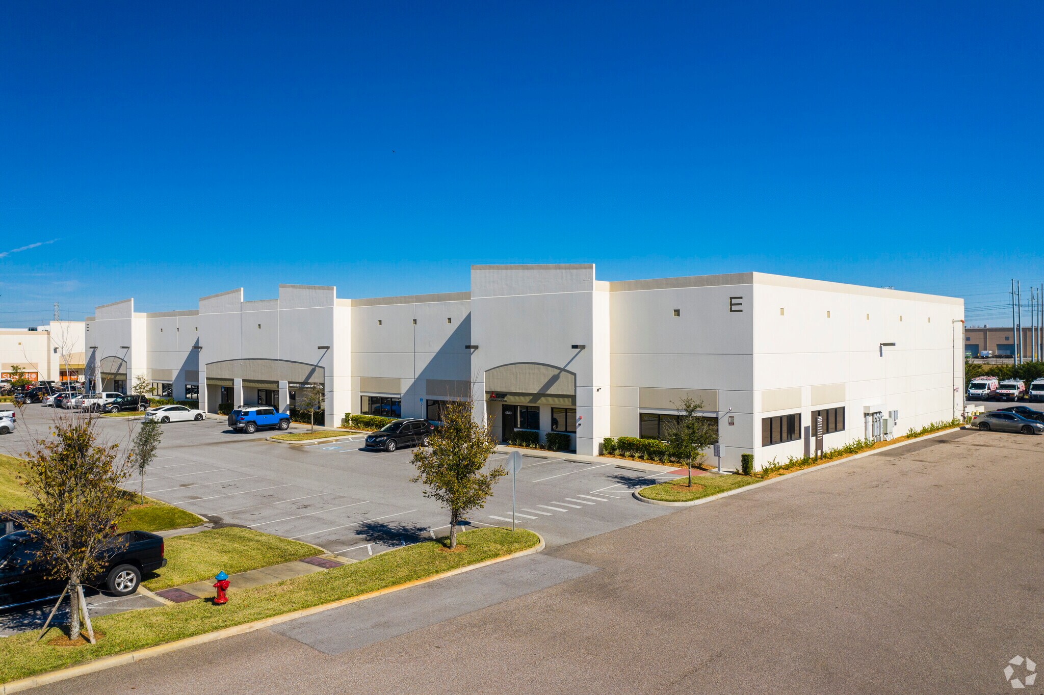4570-4582 Eagle Falls Pl, Tampa, FL à louer Photo de l’immeuble– Image 1 sur 7