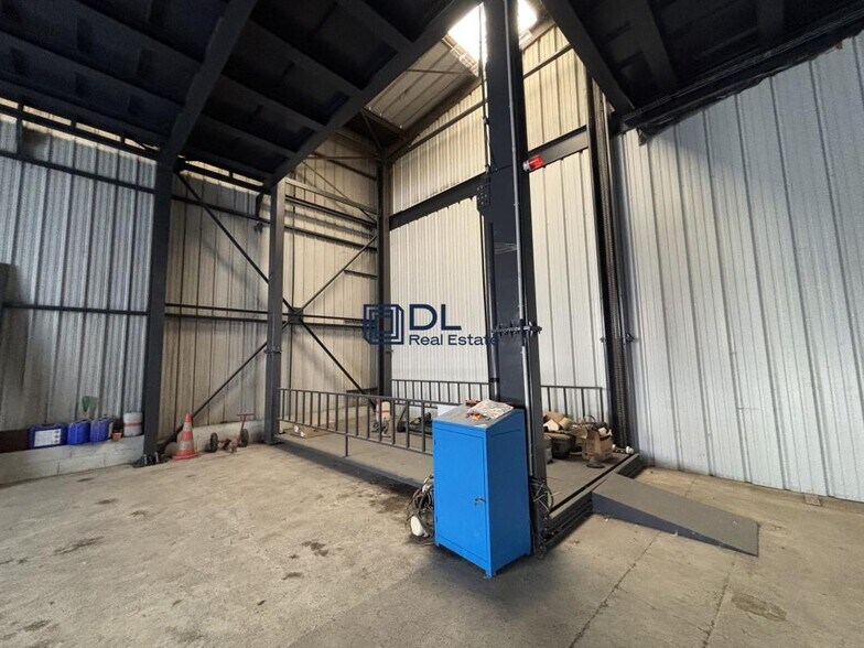 Industriel/Logistique dans Villeneuve-le-Roi à louer - Photo intérieure – Image 2 sur 3