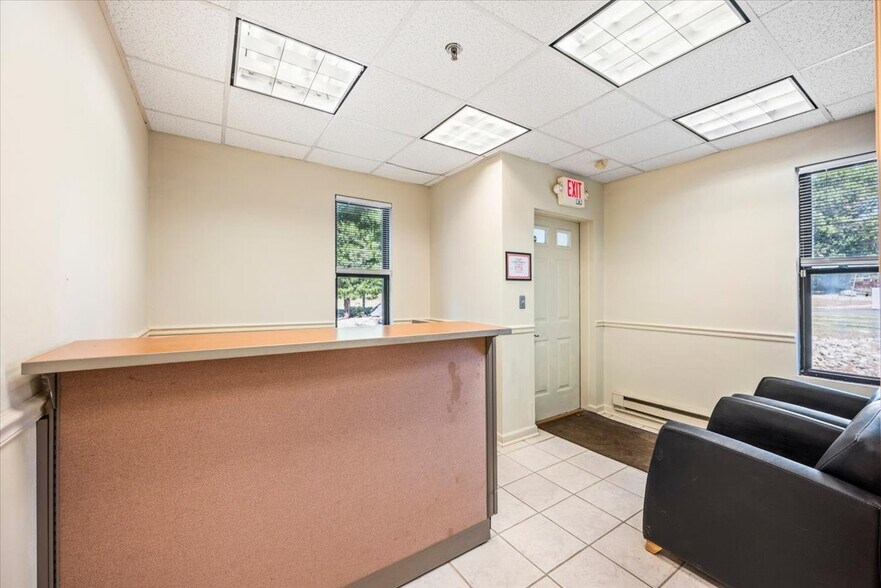 14 Ilene Ct, Hillsborough, NJ à vendre - Photo de l’immeuble – Image 3 sur 23