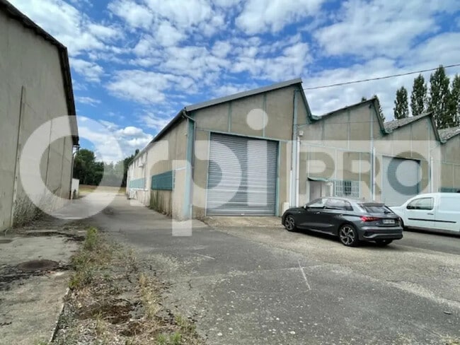Plus de détails pour Local d’activités à vendre