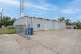 6361 Singleton Blvd, Dallas, TX à louer Photo intérieure– Image 2 sur 12