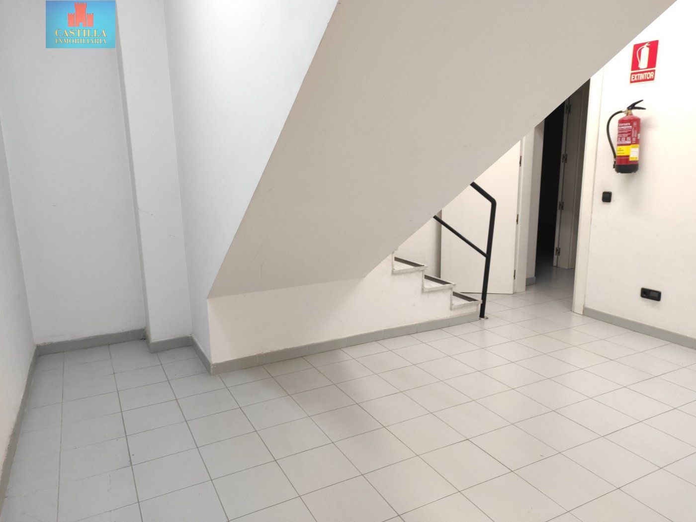 Local commercial dans Ávila, Ávila à louer Photo intérieure– Image 1 sur 7