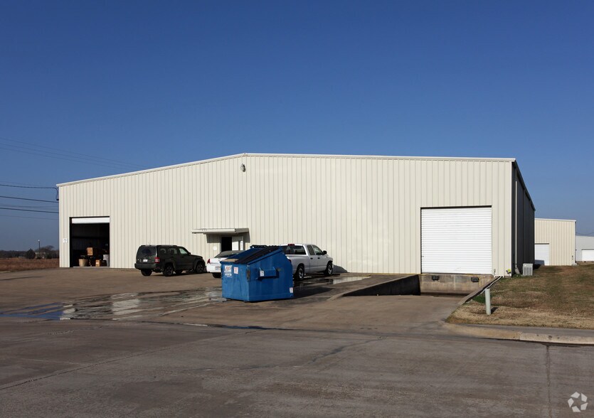 11815 S Profit Row, Forney, TX à louer - Photo de l’immeuble – Image 1 sur 6