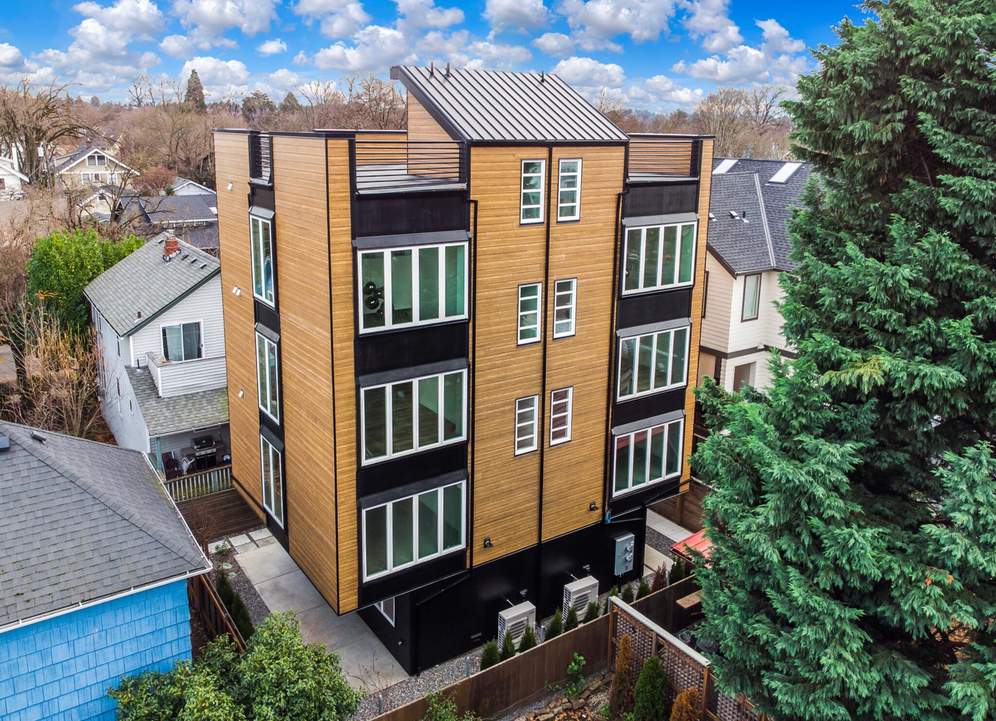 2135 SE 12th Ave, Portland, OR à vendre Photo principale– Image 1 sur 25