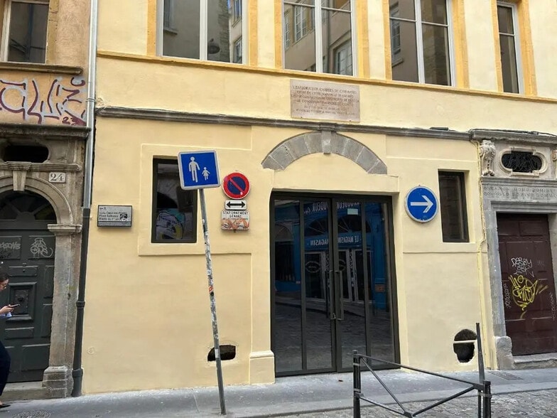 Bureau dans Lyon à louer - Photo de l’immeuble – Image 2 sur 3