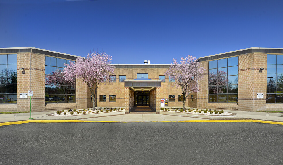 106 Apple St, Tinton Falls, NJ à louer - Photo de l’immeuble – Image 2 sur 22