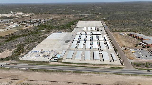 102 Camino Nuevo, Laredo, TX à vendre - Photo de l’immeuble – Image 1 sur 18
