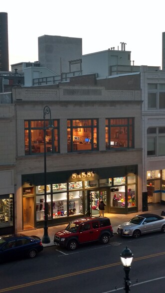 798-800 Chapel St, New Haven, CT à louer - Photo de l’immeuble – Image 2 sur 11