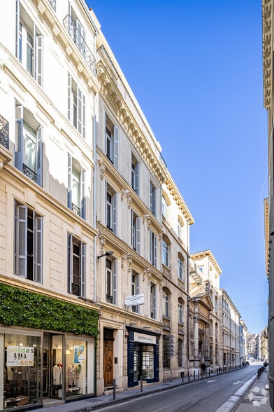 18 Rue Armeny, Marseille à louer - Photo principale – Image 1 sur 13