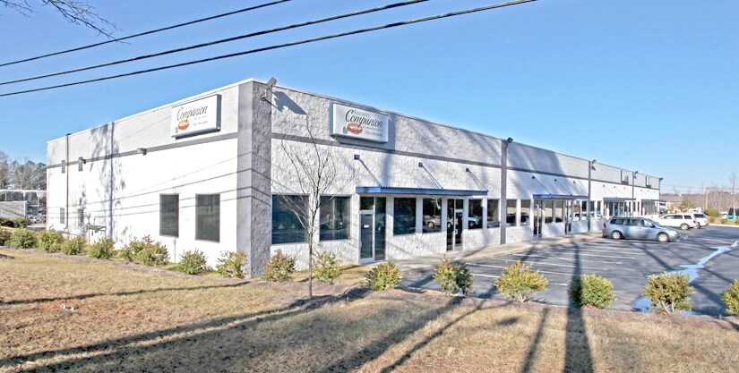 3325 Carolina Ave, Charlotte, NC à louer Photo principale– Image 1 sur 7