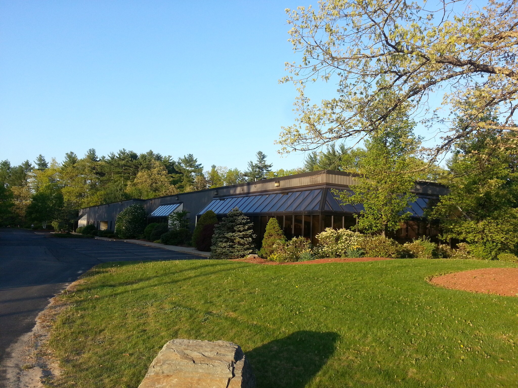 17 Clinton Dr, Hollis, NH à louer Photo de l’immeuble– Image 1 sur 4