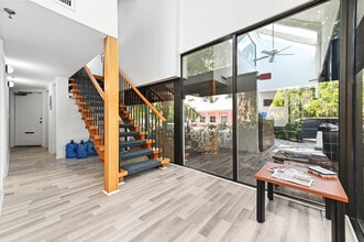 355 NE 5th Ave, Delray Beach, FL à louer Photo intérieure– Image 2 sur 12