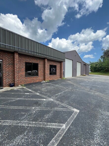 1481 Doss Rd, Concord, VA à louer - Photo de l’immeuble – Image 1 sur 12