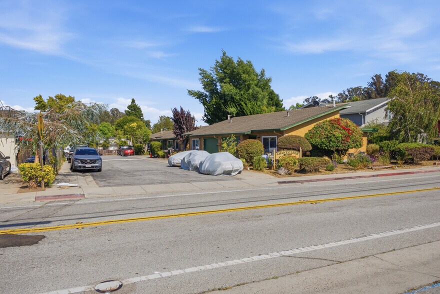 1584 Chanticleer Ave, Santa Cruz, CA à vendre - Photo de l’immeuble – Image 3 sur 36