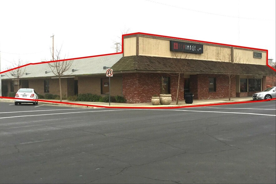 1202 G St, Reedley, CA à louer - Photo de l’immeuble – Image 2 sur 15