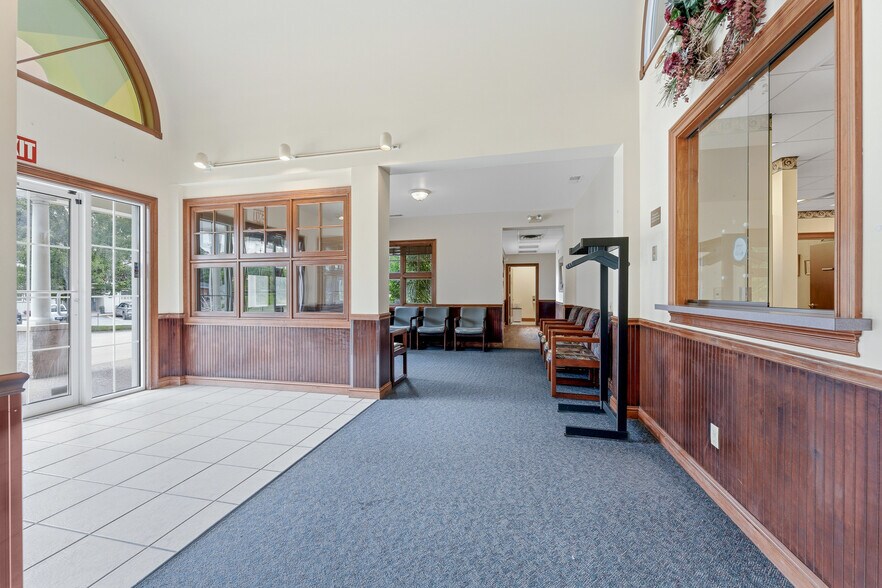 1703 Locust Ave, Fairmont, WV à vendre - Photo de l’immeuble – Image 3 sur 56