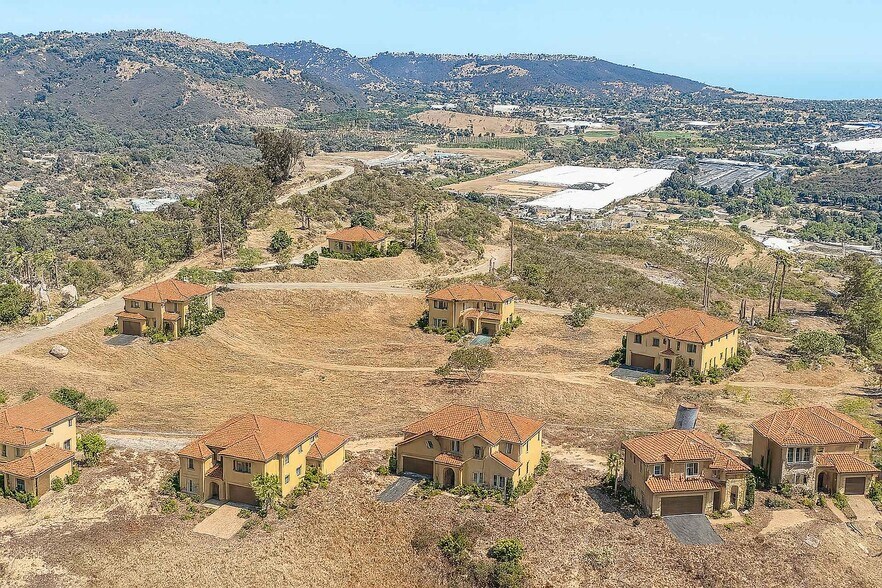 3020 Lynn Ln, San Marcos, CA à vendre - Photo de l’immeuble – Image 1 sur 38