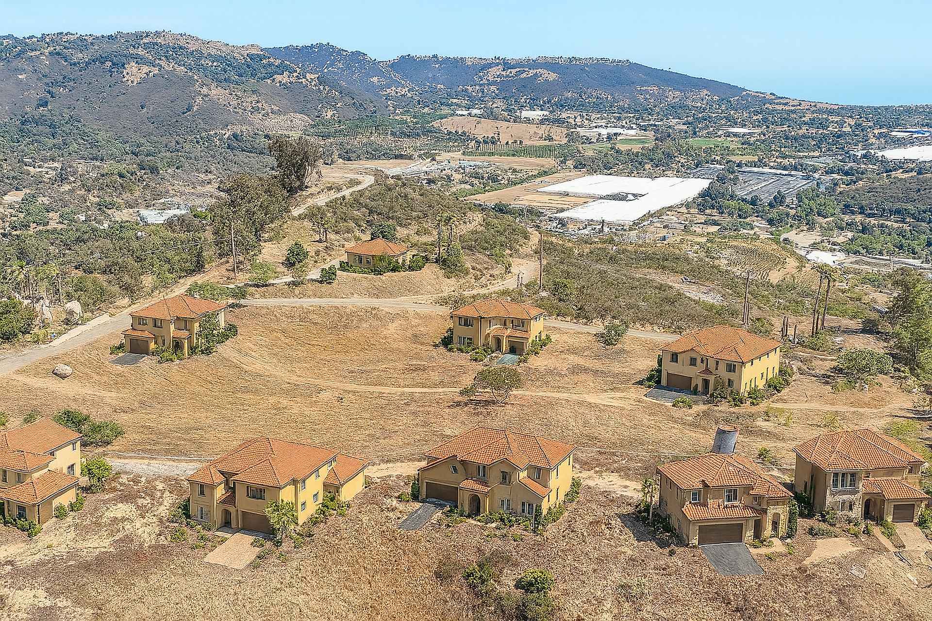 3020 Lynn Ln, San Marcos, CA à vendre Photo de l’immeuble– Image 1 sur 39