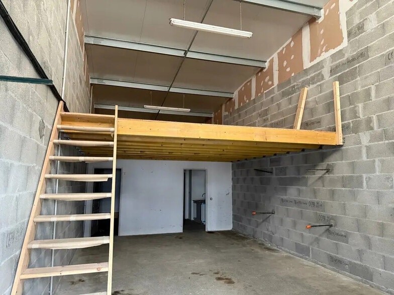 Industriel/Logistique dans Lahonce à louer - Photo intérieure – Image 3 sur 7