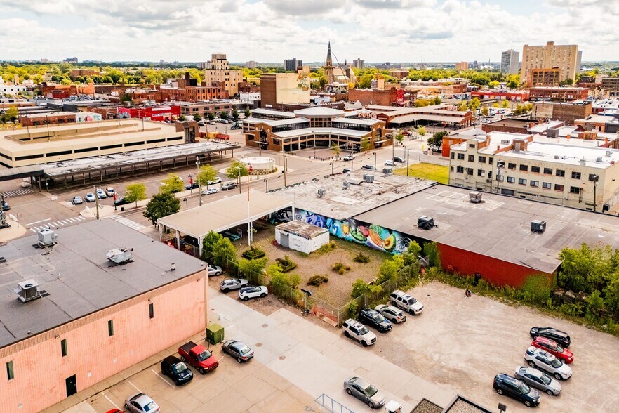 2801 Russell St, Detroit, MI à vendre - Photo de l’immeuble – Image 3 sur 4