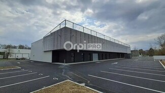 Plus de détails pour Local d'activités à louer