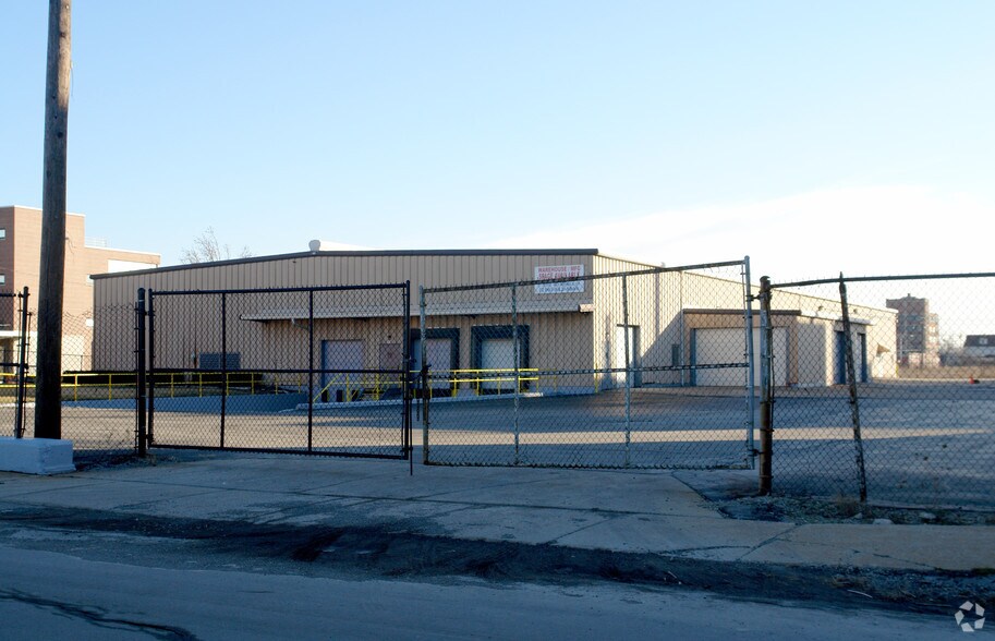 343 Elk St, Buffalo, NY à louer - Photo principale – Image 1 sur 9