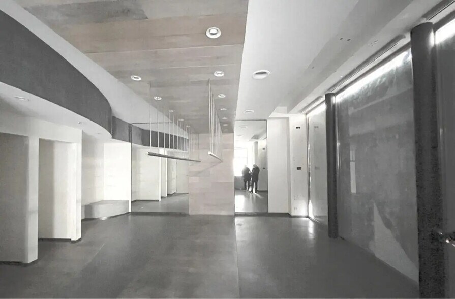 Local commercial dans Paris à louer - Photo de l’immeuble – Image 3 sur 5